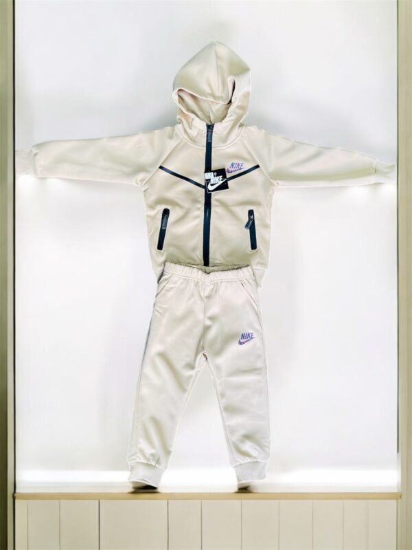 WhatsApp Image 2025-03-20 at 10.47.10