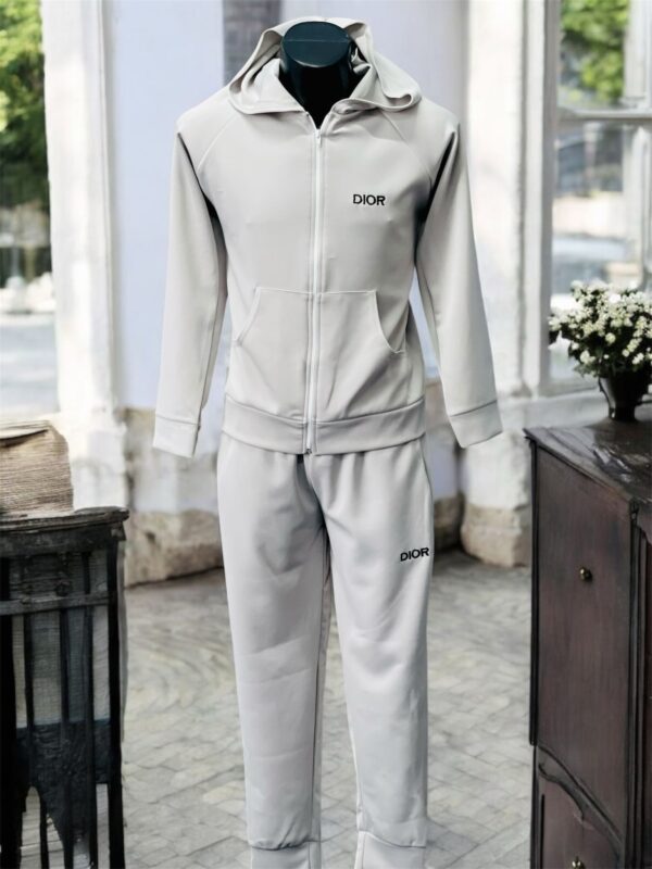 WhatsApp Image 2025-03-20 at 11.45.45